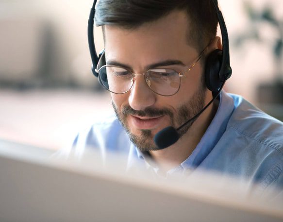DAT People Broker Looking At Computer Headset Glasses